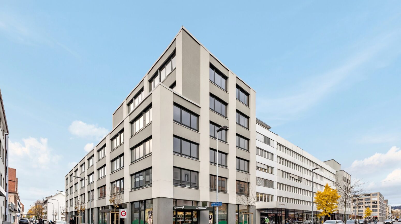 2808 1102 backbone 154242 036 WEB