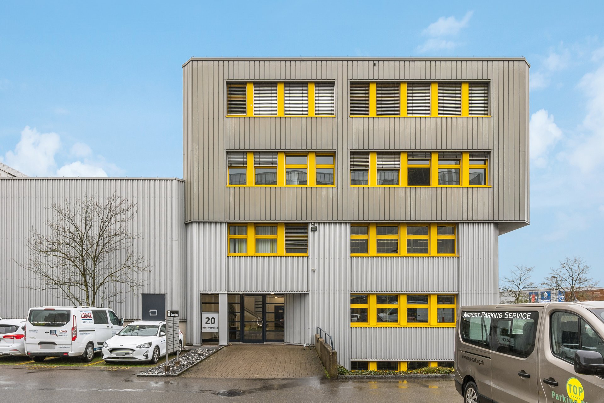 2220 1104 backbone 170195 002 WEB