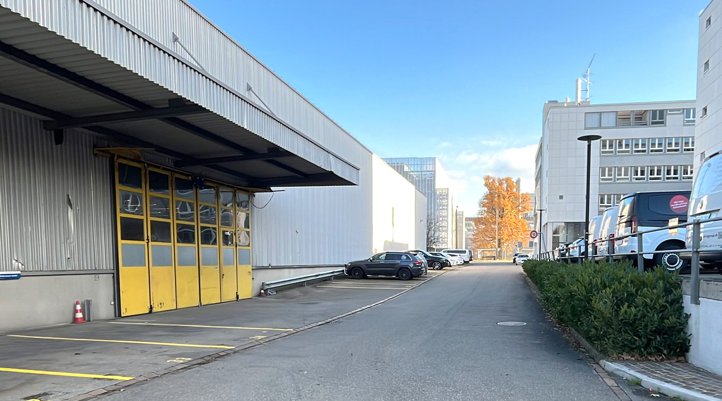 2220 6007 backbone 585587 A 033 WEB 3