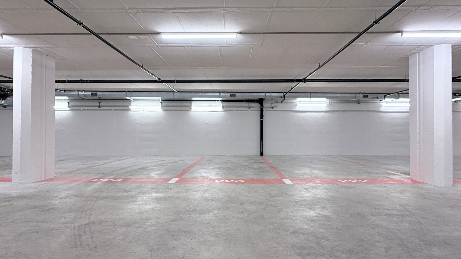 2420 7102 Fe20 Einstellhalle Plaetze