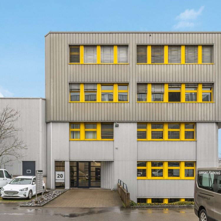 2220 1104 backbone 170195 002 WEB