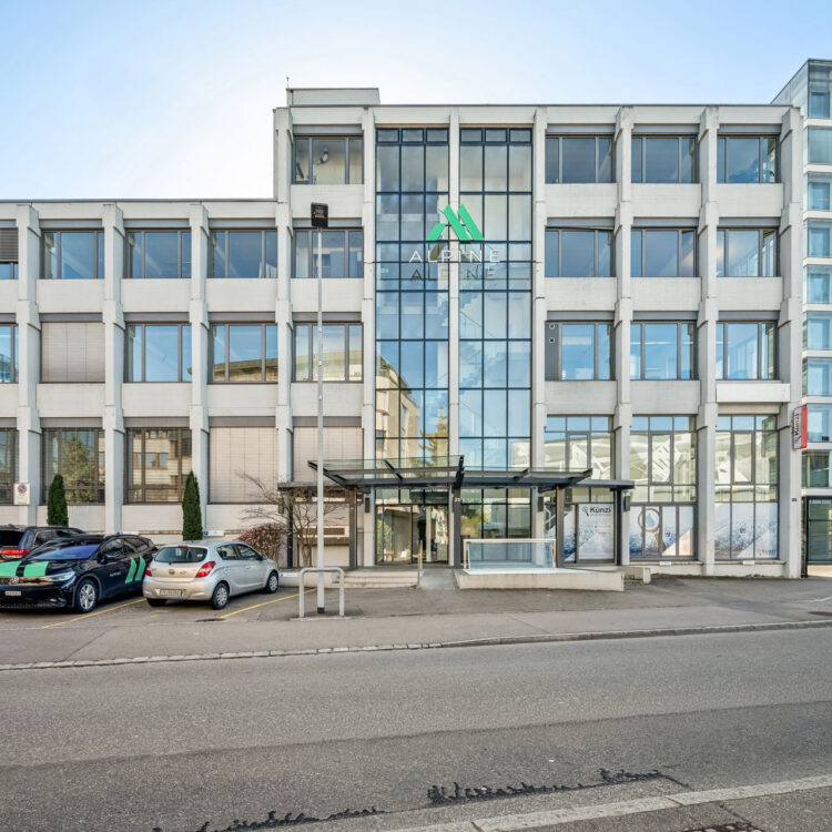 2525 1301 601032 A backbonephoto 025 2