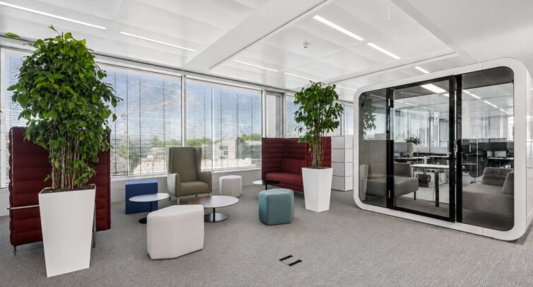 2529 1401 Sae29 Open Space