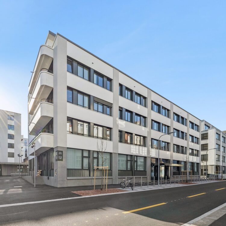 600689 B backbonephoto 088