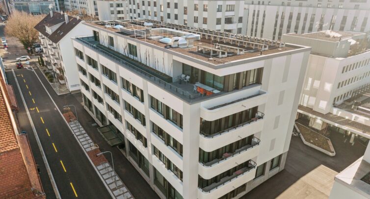 600689 A backbonephoto 007