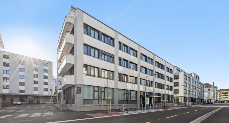 600689 B backbonephoto 088